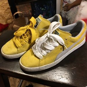 Yellow / gray Puma Suede